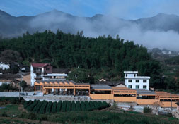 内蒙古DnA工作室在中国山区建造木材豆腐厂